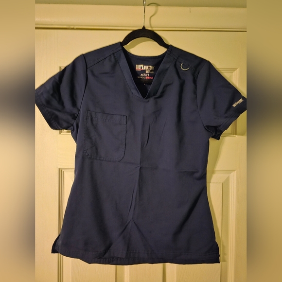 Grey's Anatomy Active Stretch 1 Pocket Scrub Top - Picture 2 of 3